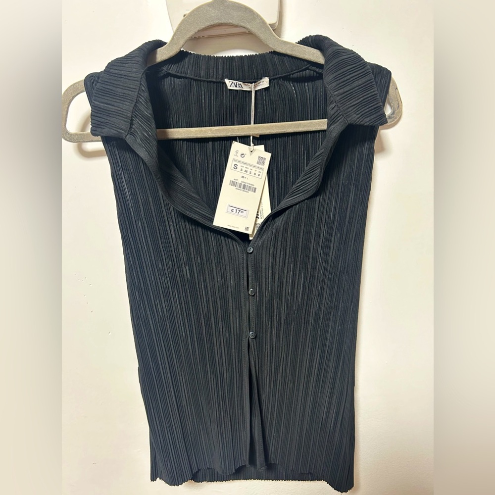 Zara - Pleated Top with Collar